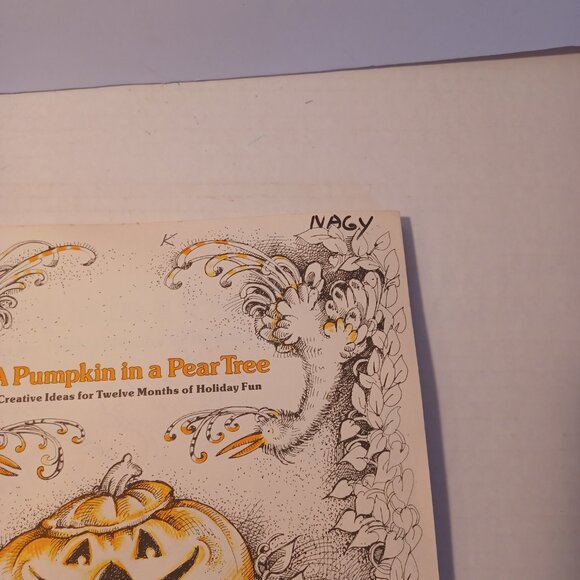 1976 A Pumpkin In A Pear Tree All Year Holiday Activity Craft Book Paperback - Picture 5 of 7